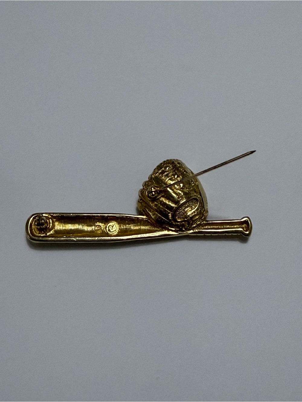 Retired Swarovski Swan Signed Crystal Baseball Bat & Glove Brooch Pin Gold Tone - Picture 5 of 11